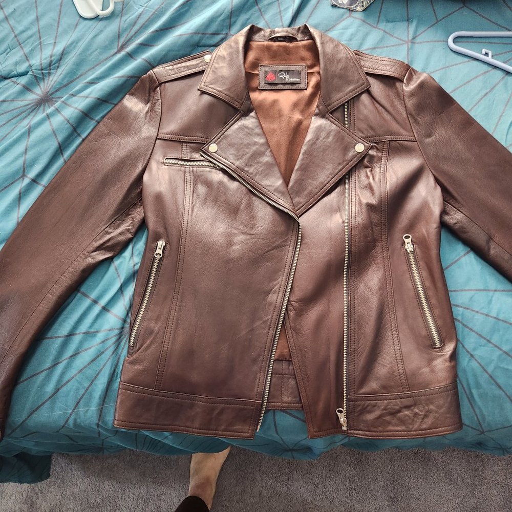 NWOT. Beautiful Brown Leather moto jacket - Picture 4 of 8
